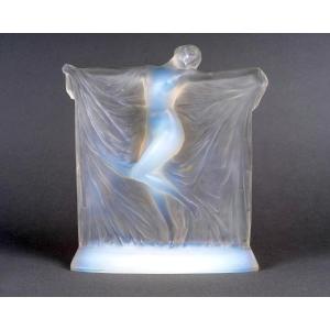 1925 René Lalique - Statuette Thais Opalescent Glass