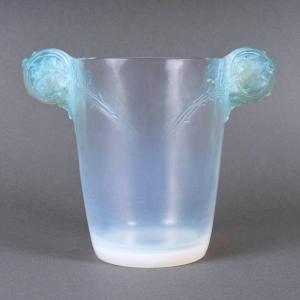 1926 René Lalique - Vase Chamarande Opalescent Glass With Blue Patina