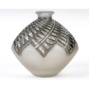 1929 René Lalique - Vase Montargis Glass With Grey Patina