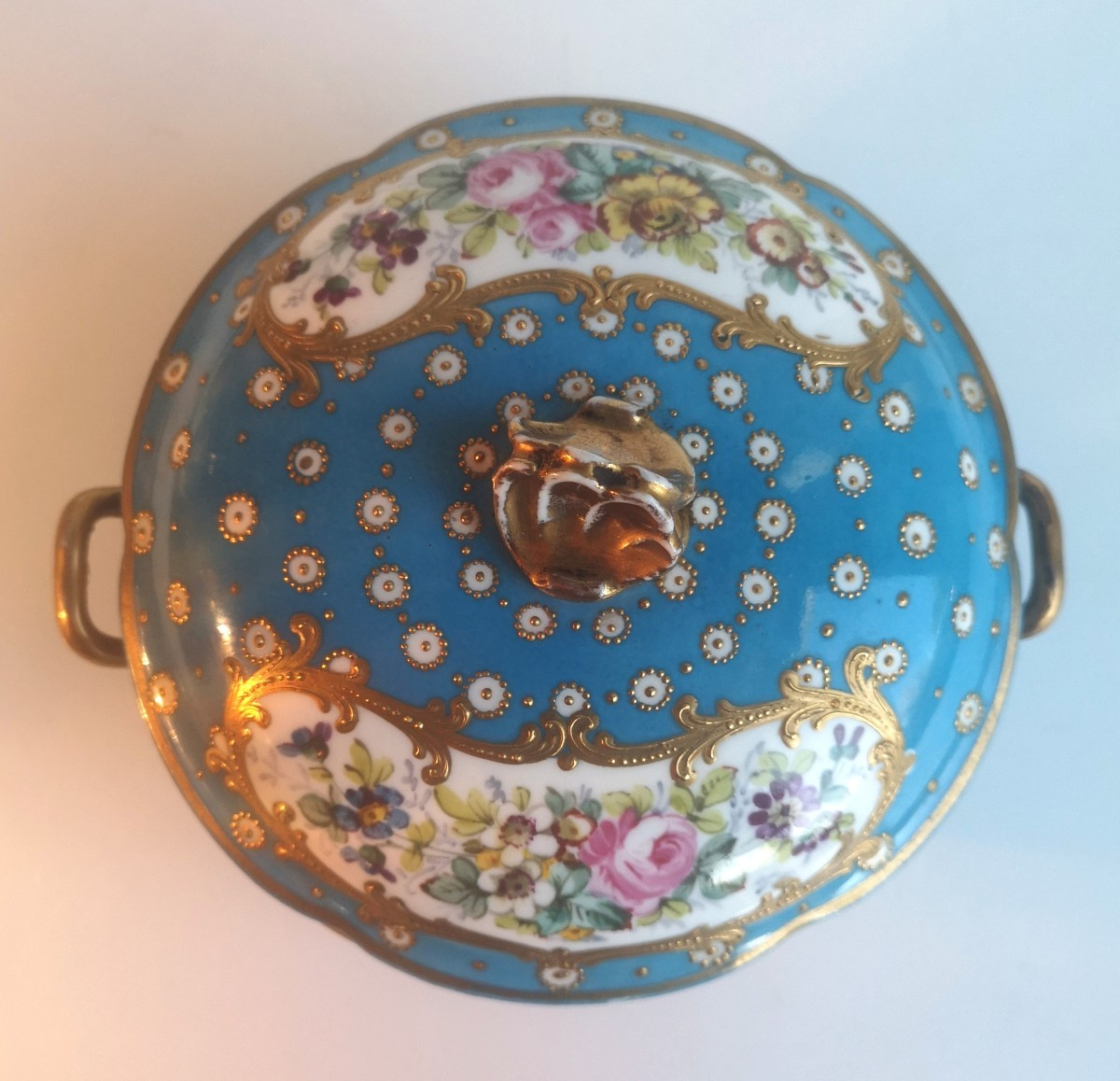 Coupe couverte à anses “dans le style Louis XV” Manufacture de Sèvres, travail du Second Empire-photo-5