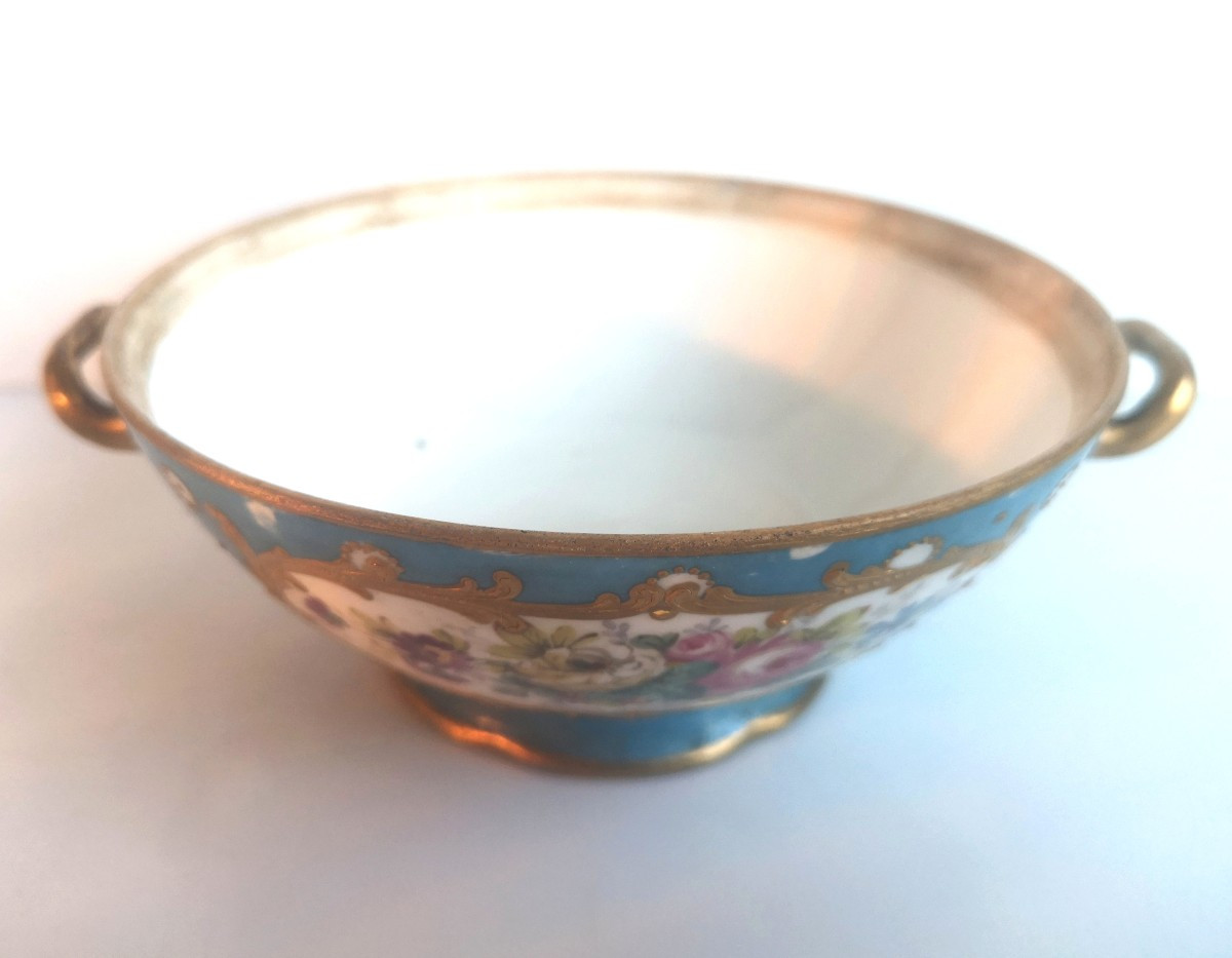Coupe couverte à anses “dans le style Louis XV” Manufacture de Sèvres, travail du Second Empire-photo-7