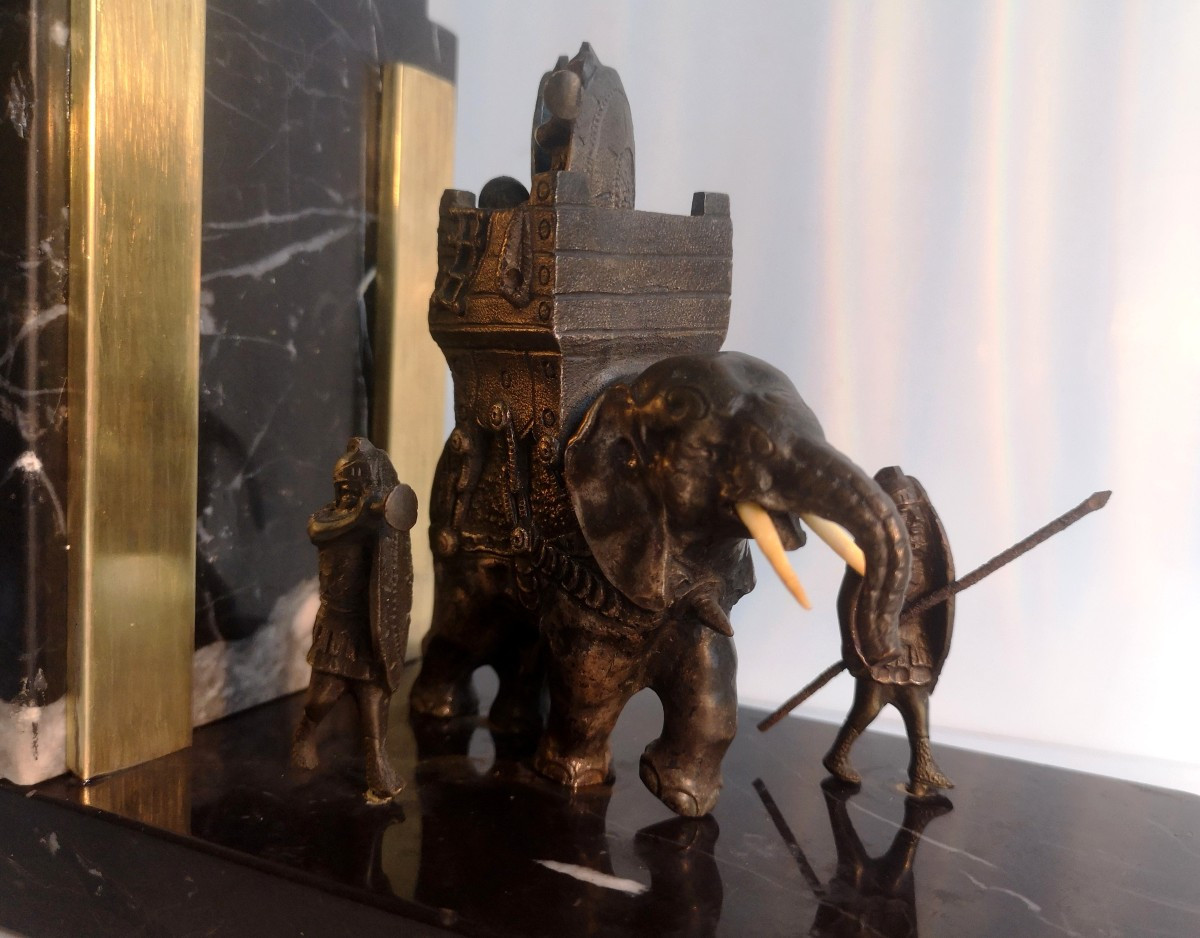Serre-livre Art déco en bronze patiné - L’Éléphant de guerre d’Hannibal France, vers 1920–1930-photo-5