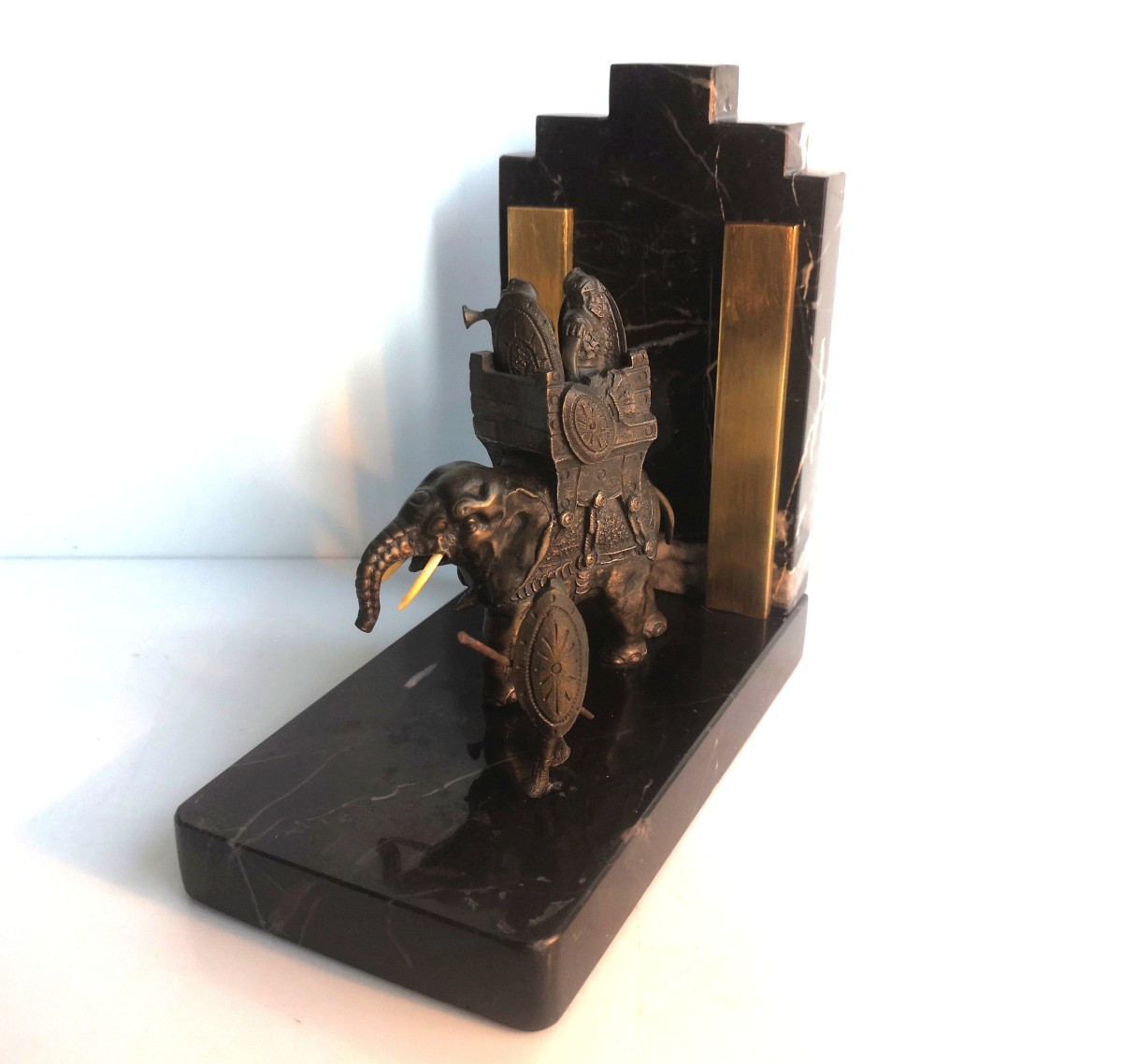 Serre-livre Art déco en bronze patiné - L’Éléphant de guerre d’Hannibal France, vers 1920–1930-photo-6