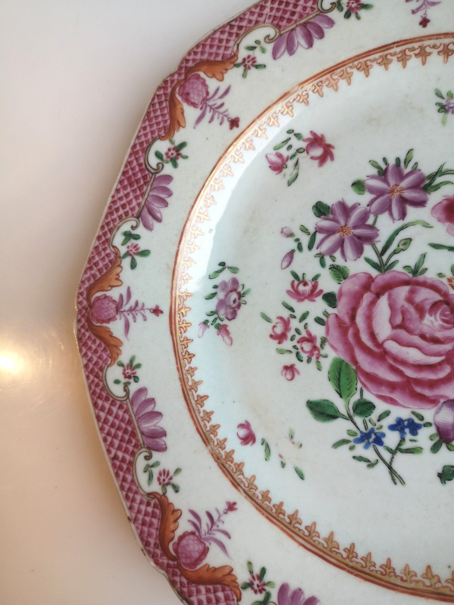 China — Qing Dynasty, Qianlong Period (1736–1795) Porcelain Plate With Famille Rose Decoration -photo-4