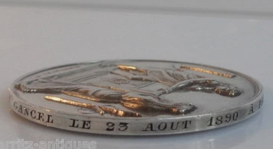 Silver Wedding Medal Engraved With An Antique-style Couple By F. Montagny, Dated 1890-photo-1