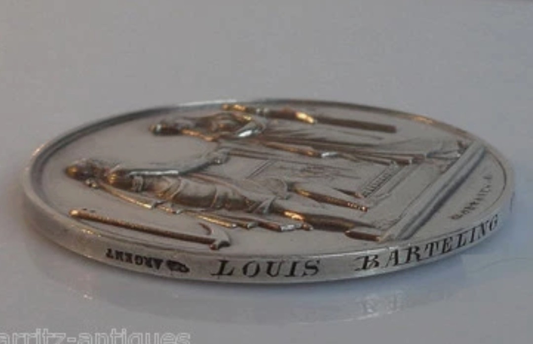 Silver Wedding Medal Engraved With An Antique-style Couple By F. Montagny, Dated 1890-photo-5