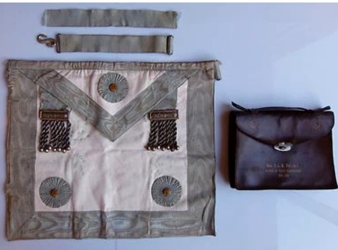 English Freemason's Apron And Satchel – Lodge Of True Friendship No. 160 – London