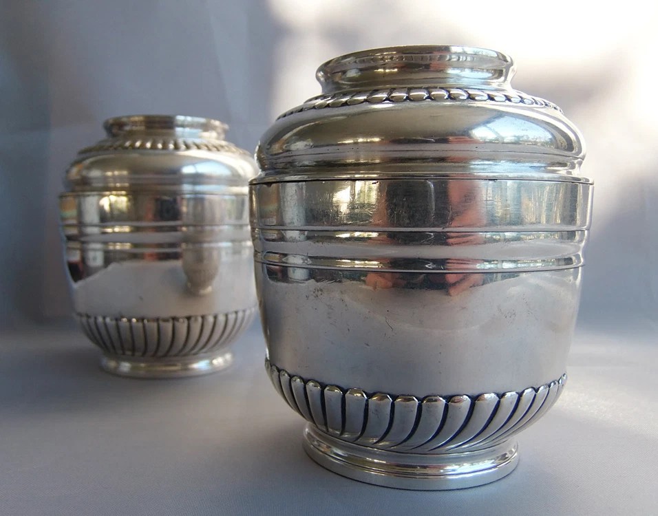 Paire d’encriers Louis XVI ancien en plaqué argent décor godrons XVIIIᵉ