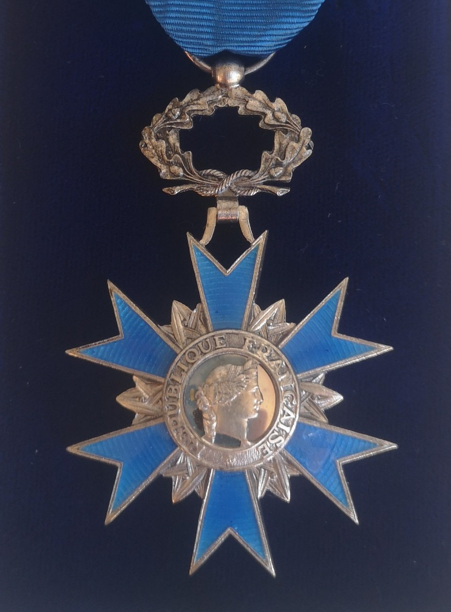 National Order Of Merit – Knight's Medal, Solid Silver – Arthus-bertrand – Mint Condition, In Case-photo-2