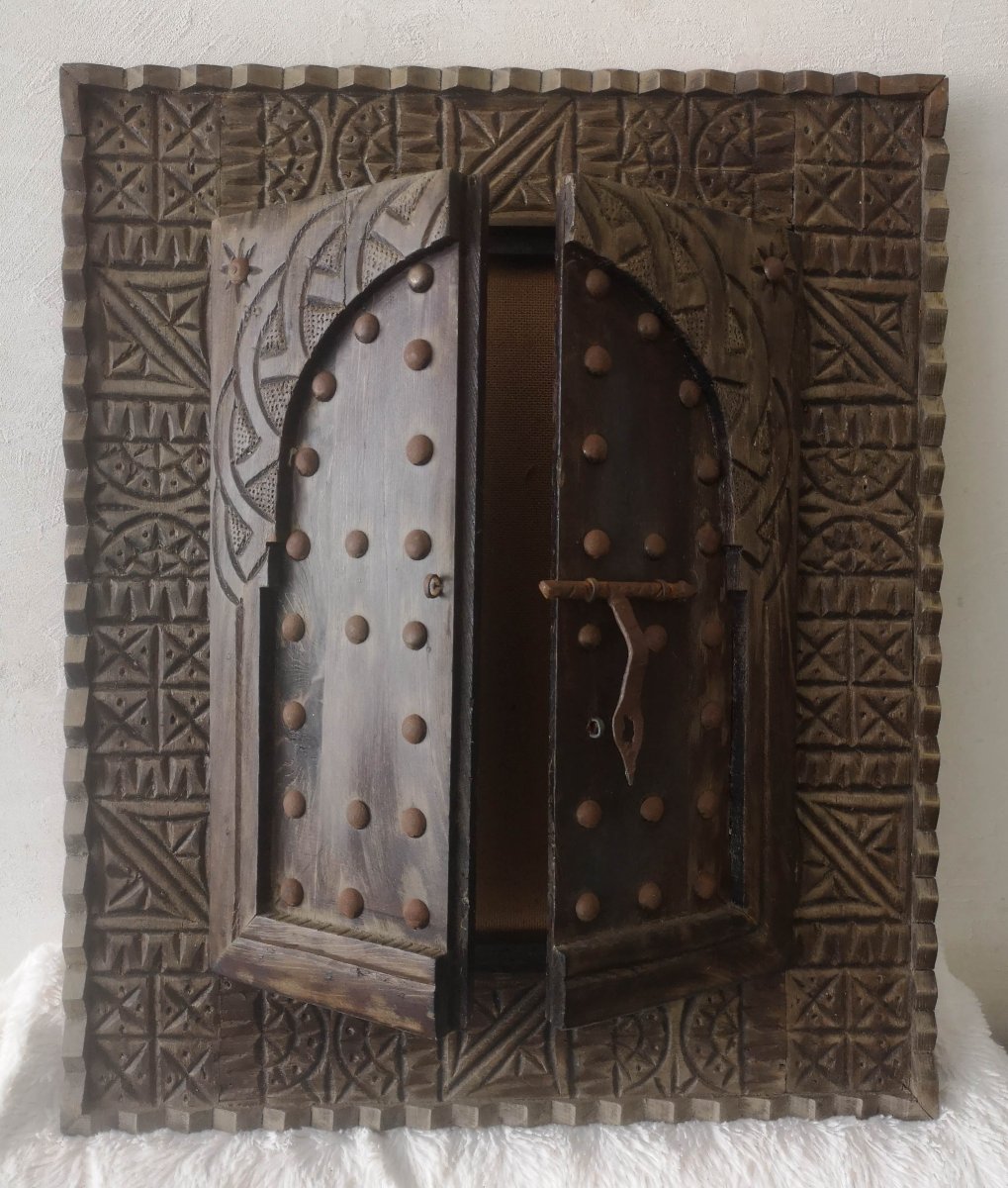 Panneau mural marocain sculpté à deux portes, vers 1960-photo-3