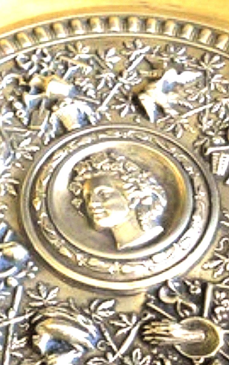 Coupe En Bronze Napoléon III Ornée d'Une Tête De Bacchante Et De Trophées-photo-4