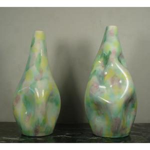Fausse paire de vases bouteilles en céramique émaillée – Travail anonyme du XXe siècle