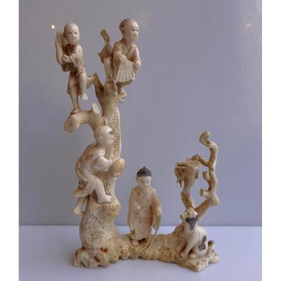 Edo Period Japan - Ivory Carved Group Of 4 Children And A Dog Perched On A Tree