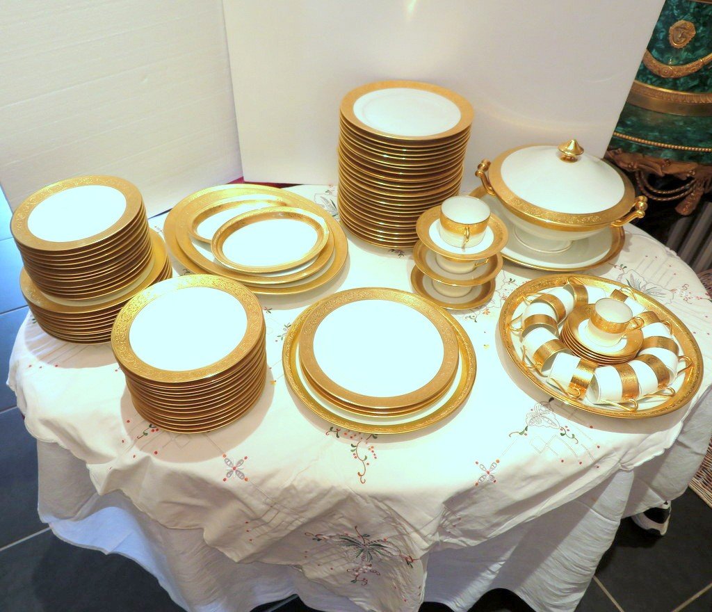 Service de table en porcelaine de Limoges à marli vert p…