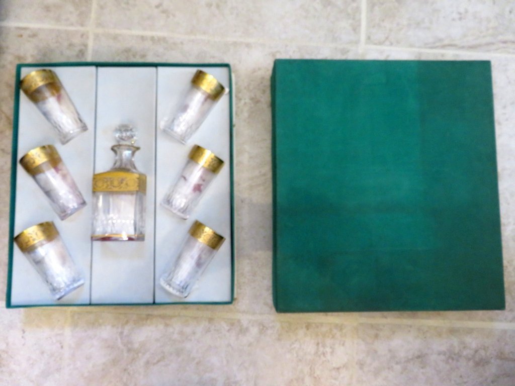 In Box  Unused Saint Louis Thistle Gold Crystal Whiskey Set Square Bottle And 6 Tankards 14cm -photo-8