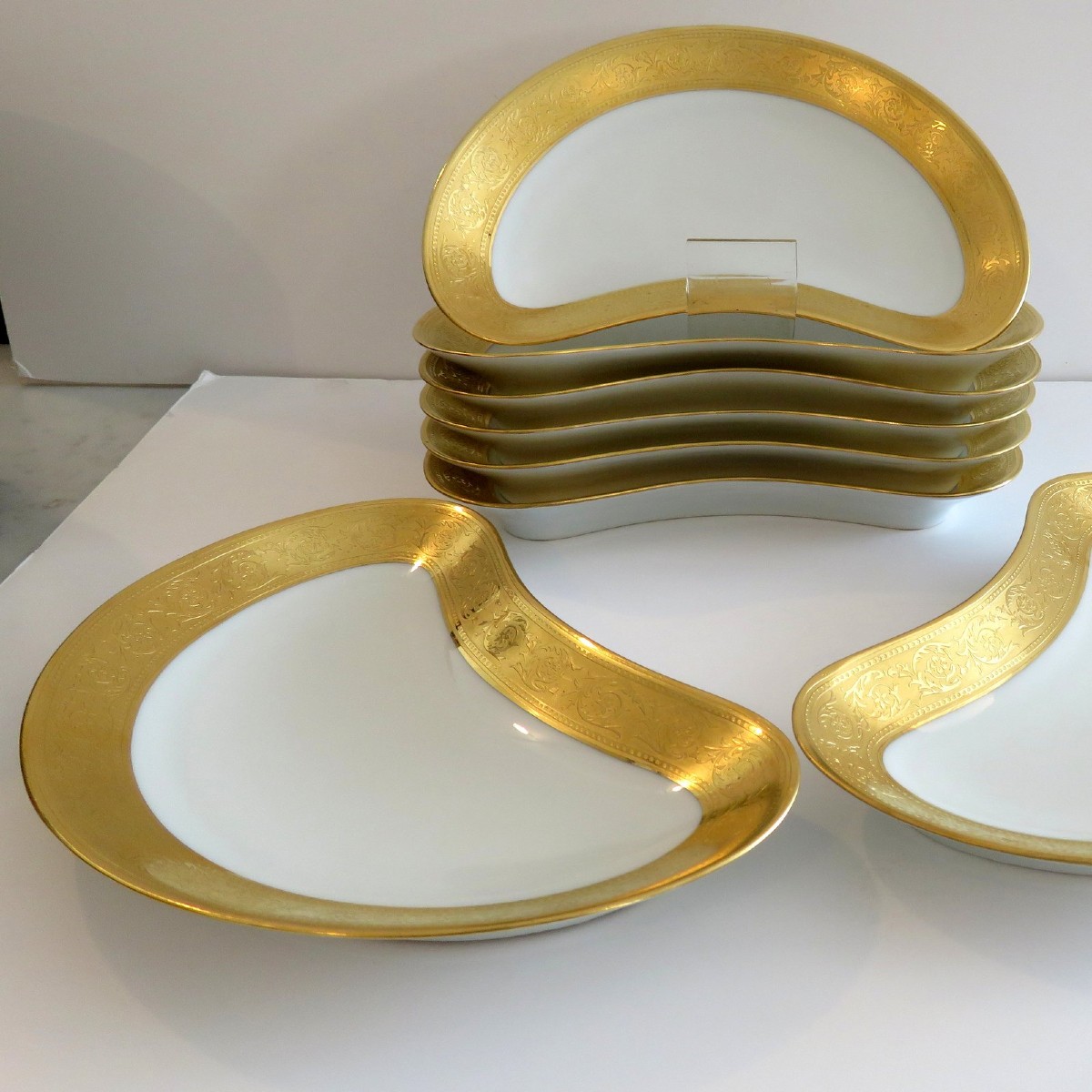 1 Crescent Salad Plate In Porcelaine Of Limoges Thistle Gold Haviland