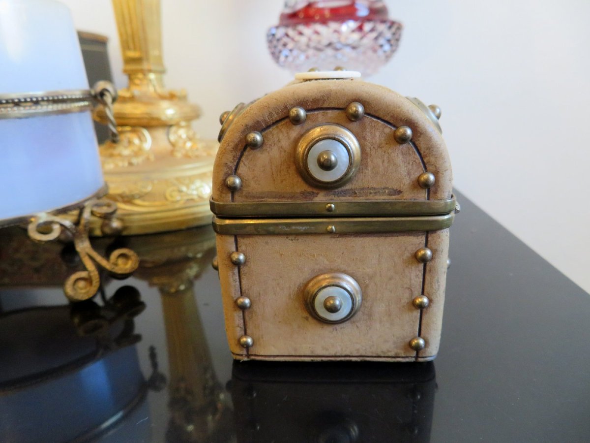 Small Scent Box In Leather And Mother-of-pearl From The Napoleon III Era-photo-1