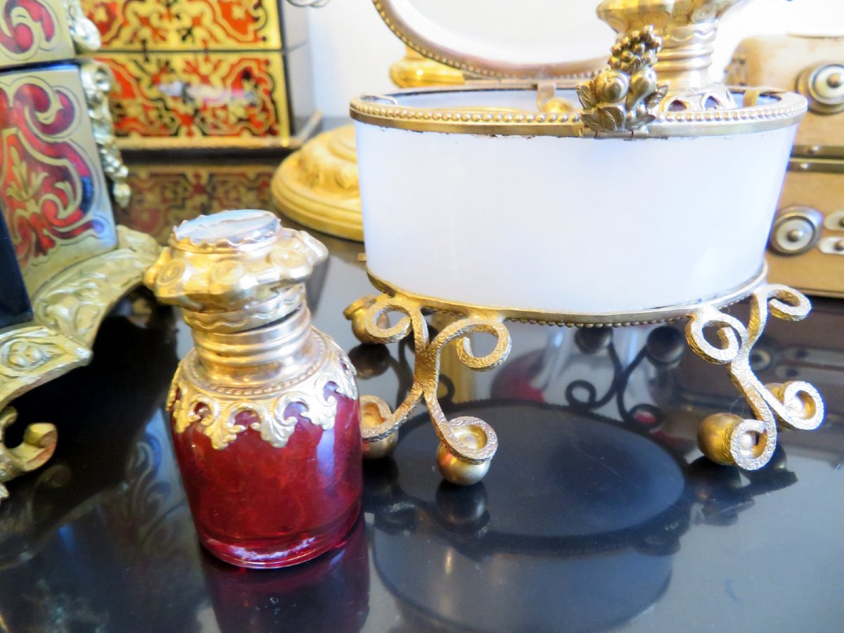 Little Fragancy Box In Opaline White Glass Napoleon III Period 19th-photo-2