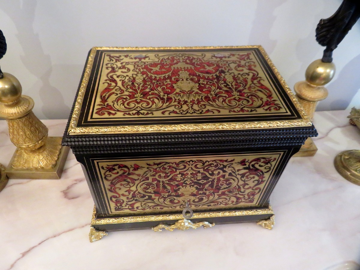 Cave à liqueur marqueterie Boulle et  Bronze époque Napoléon III compléte