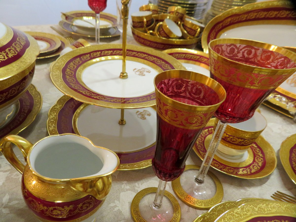 BERNARDAUD Service de 116 piéces en porcelaine de Limoges Thistle Or et Rouge -photo-4