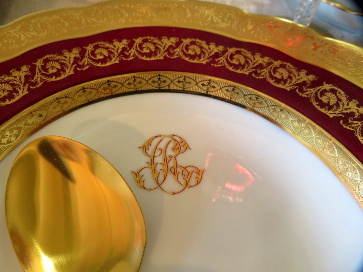 BERNARDAUD Service de 116 piéces en porcelaine de Limoges Thistle Or et Rouge -photo-3