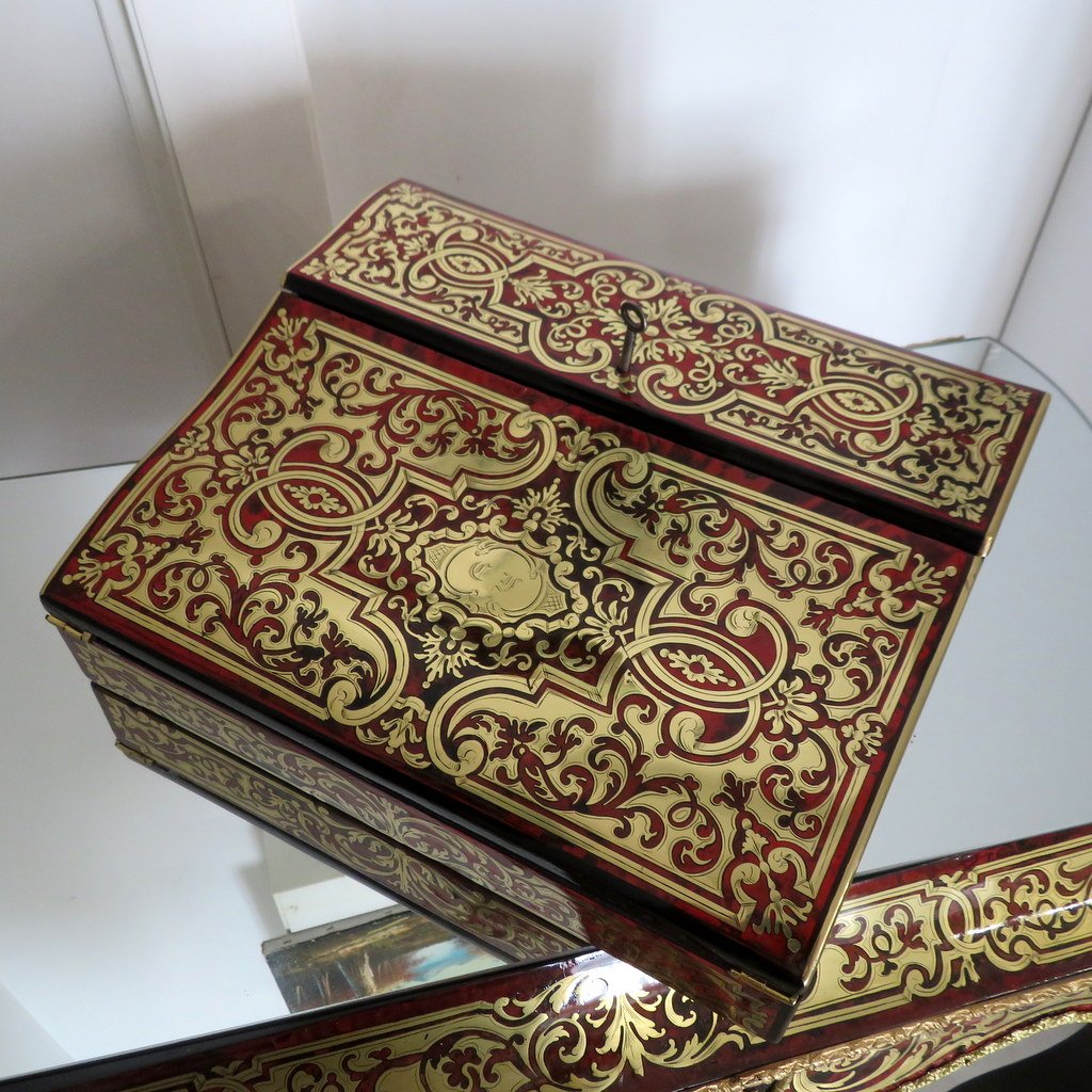 marquée TAHAN Ecritoire en marqueterie Boulle sur toutes ses faces d’époque Napoléon III