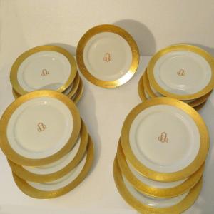 Haviland Assiettes 12 Plates Et 2 Plats En Porcelaine De Limoges Thistle Or Monogrammé C O R 