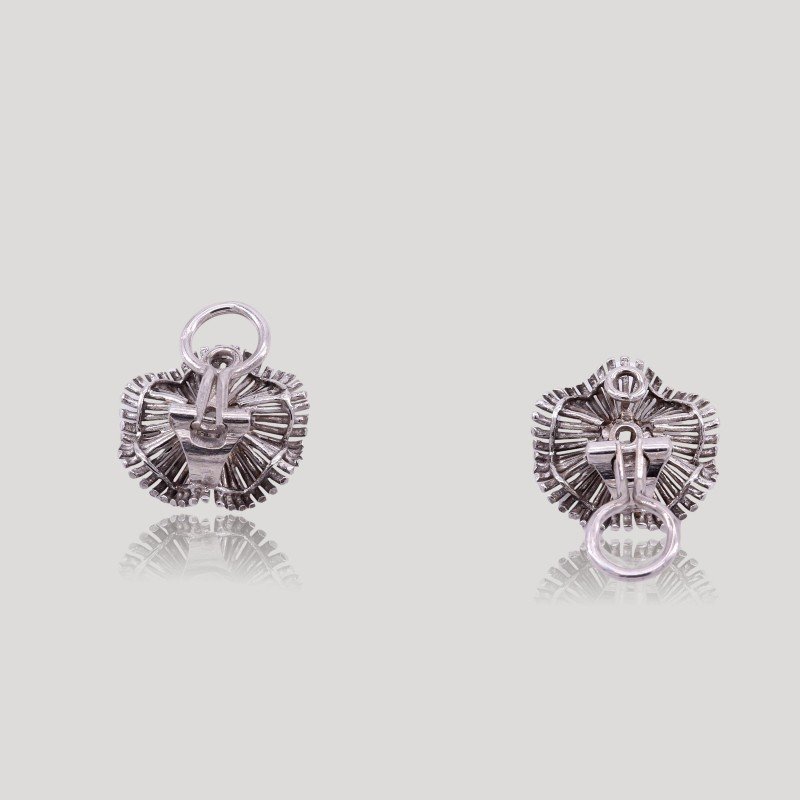 Boucles d'oreilles clip feuille argenté vintage des années 50 Boucles d'oreilles clip feuille argenté vintage des années 50