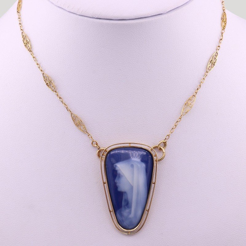 Blue Enameled Pendant Necklace With The Effigy Of The Virgin