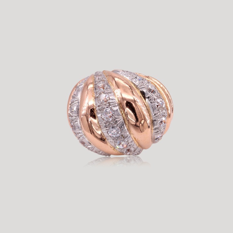 Bague jonc bicolore en or 750‰ et diamants, vers 1950