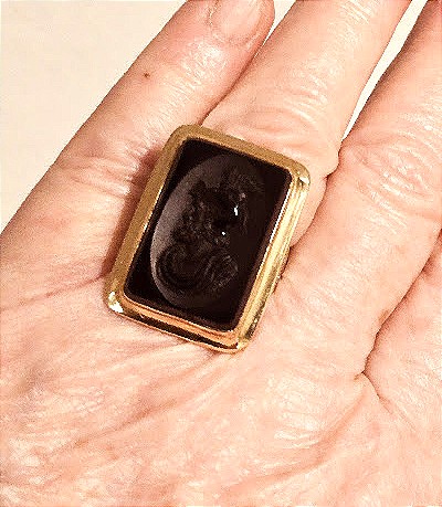 BAGUE OR ARGENT AVEC INTAILLE SUR AGATE MARRON FONCÉ -photo-3