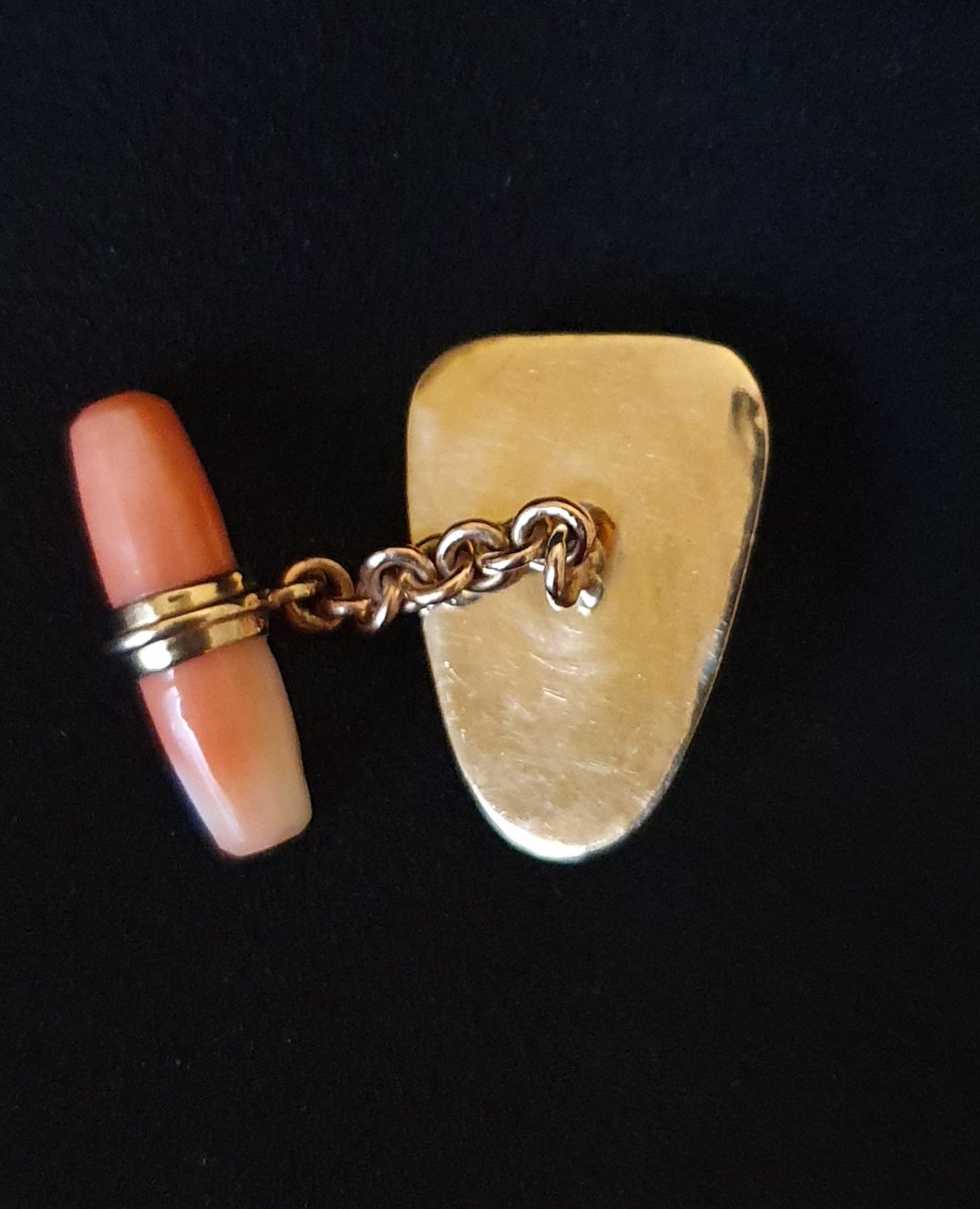 Yellow Gold And Carved Coral Cufflinks-photo-3