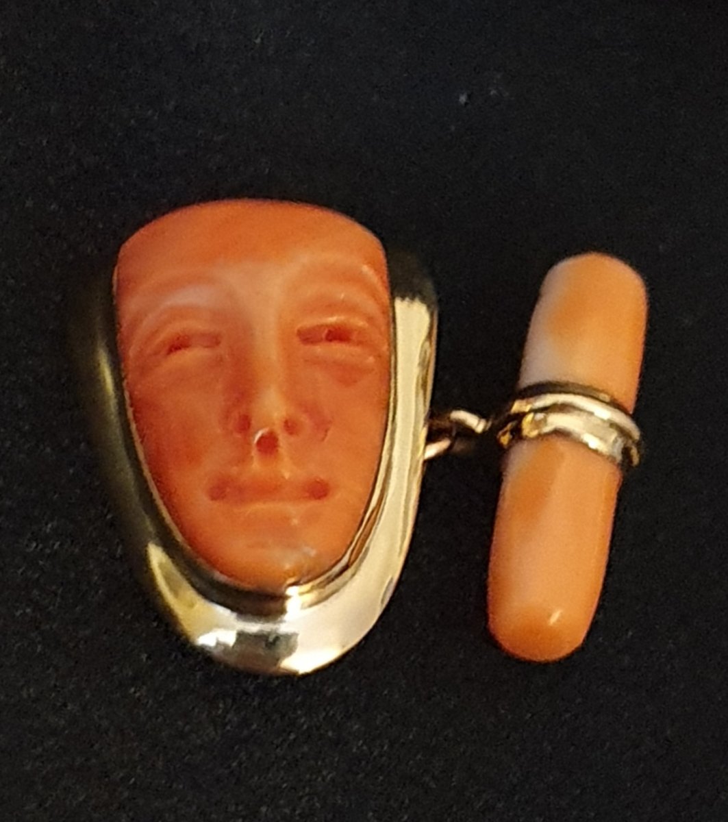 Yellow Gold And Carved Coral Cufflinks-photo-1