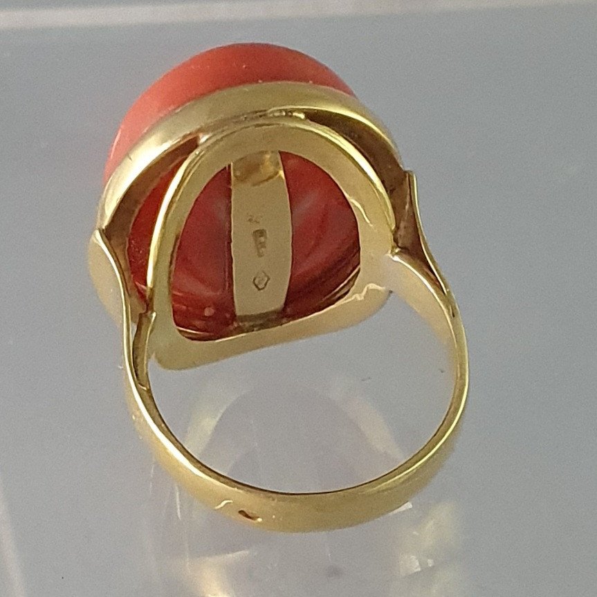 BAGUE OR JAUNE avec un IMPORTANT CABOCHON de CORAIL-photo-4