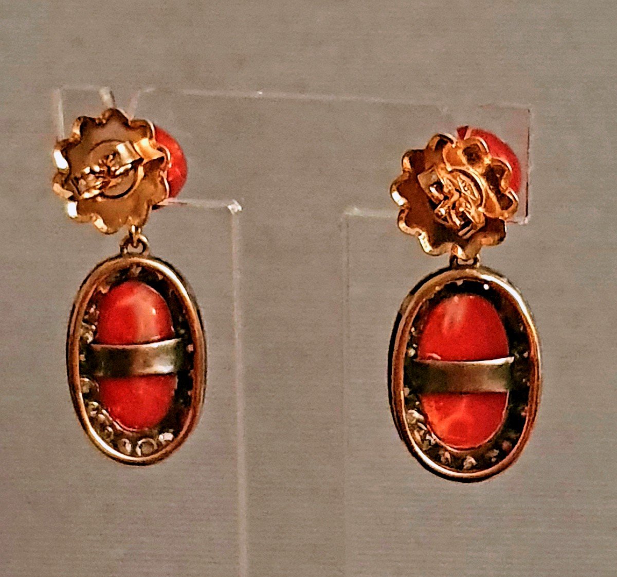 BOUCLES D'OREILLES  CABOCHON CORAIL ROUGE &  DIAMANTS TAILLE ROSE-photo-2