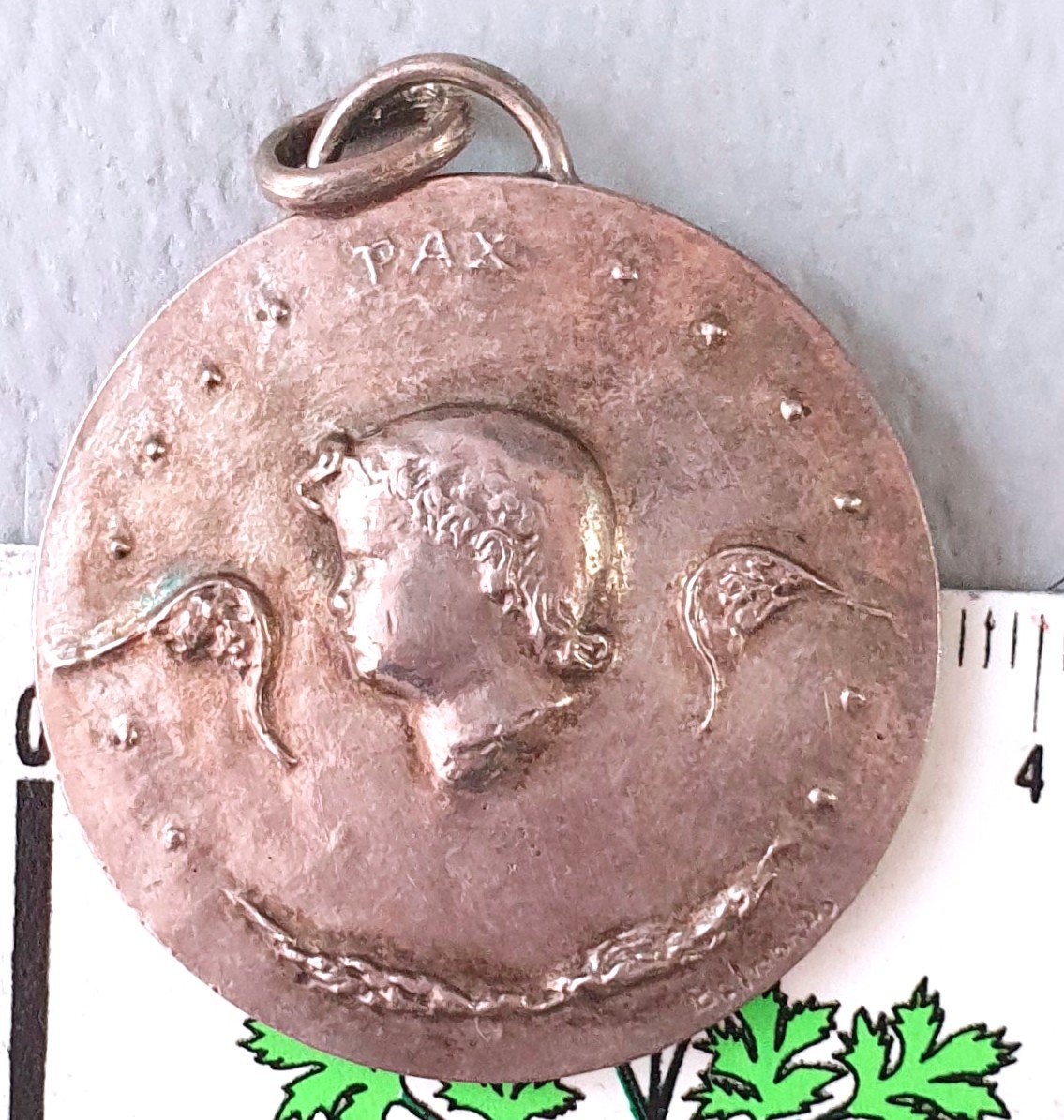 MEDAILLE ARGENT " PASTORALE" OU "LA PAIX" -sculpteur P. BELMONDO-photo-2