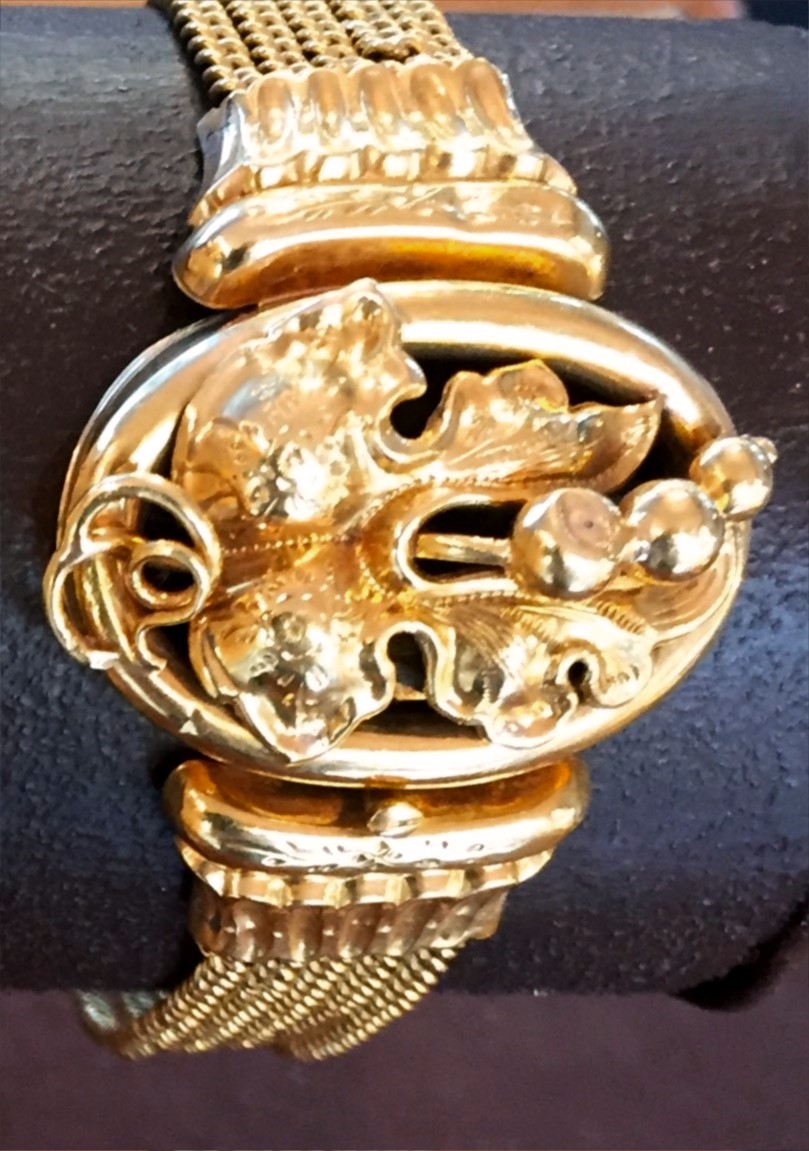 Yellow Gold Bracelet With Napoleon III Clasp-photo-3