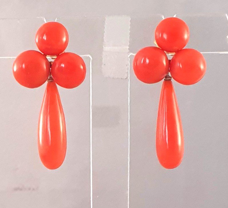 BOUCLES d'OREILLES CORAIL MEDITERRANEEN en 2 PARTIES avec POIRE PENDANTE