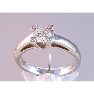 BAGUE de FIANCAILLES  SOLITAIRE -  OR BLANC 750°/°° - CHATON CARRÉ  AVEC DIAMANT   T.M. 0,51 CT - 