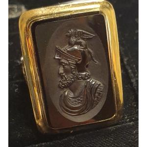 BAGUE OR ARGENT AVEC INTAILLE SUR AGATE MARRON FONCÉ 