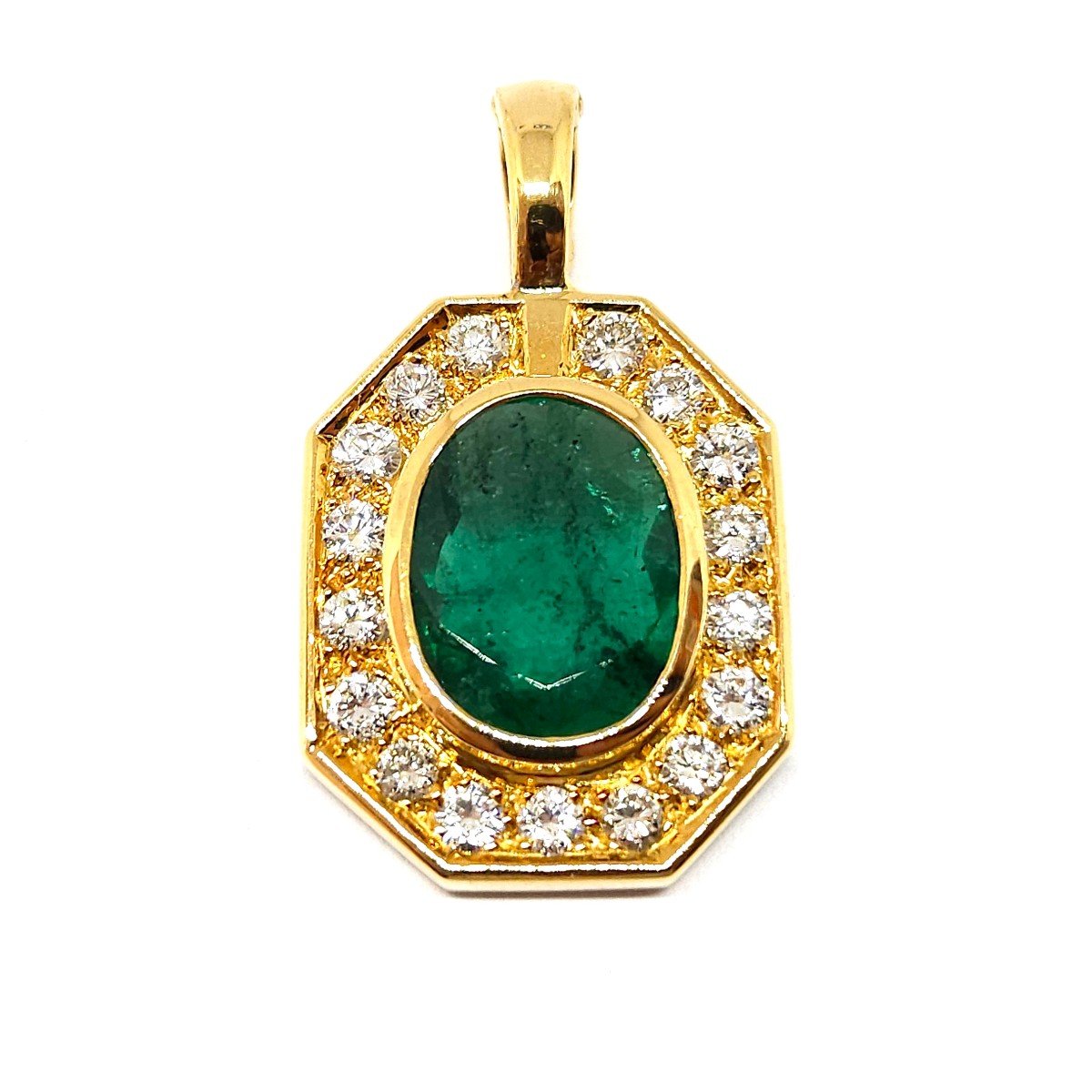 Pendentif Vintage émeraude Entourage Diamants Or Jaune 18 Carats