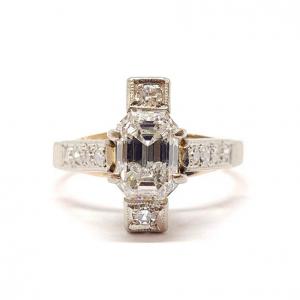 Art Deco Ring (1920-1935) 18k Yellow Gold Diamonds