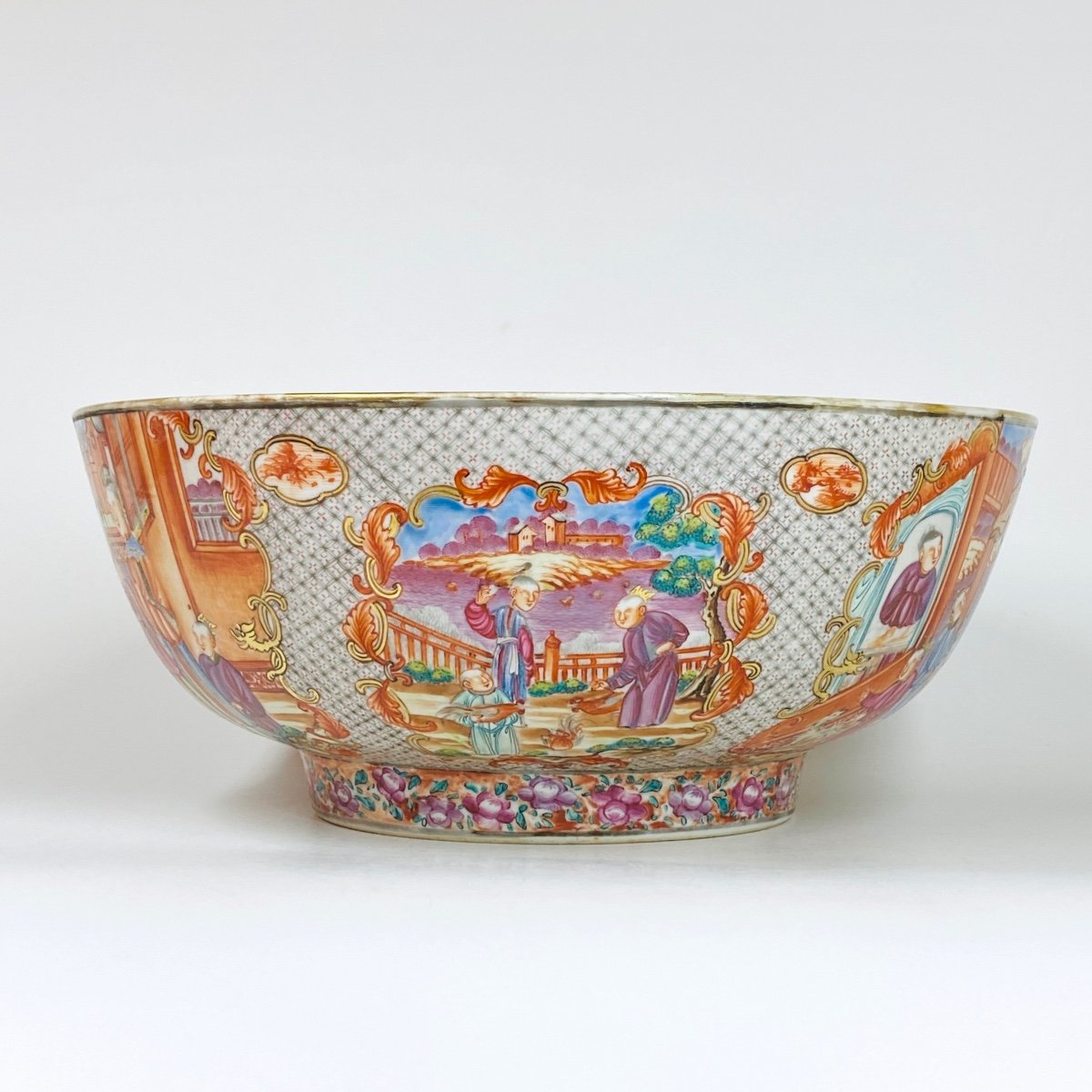 Chine - Bol à punch en porcelaine de la compagnies des Indes - Époque Qianlong 1736-1795-photo-2