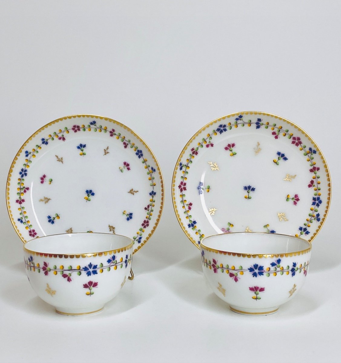 Nyon - Pair Of Cups Decorated With Cornflowers - Eighteenth Century