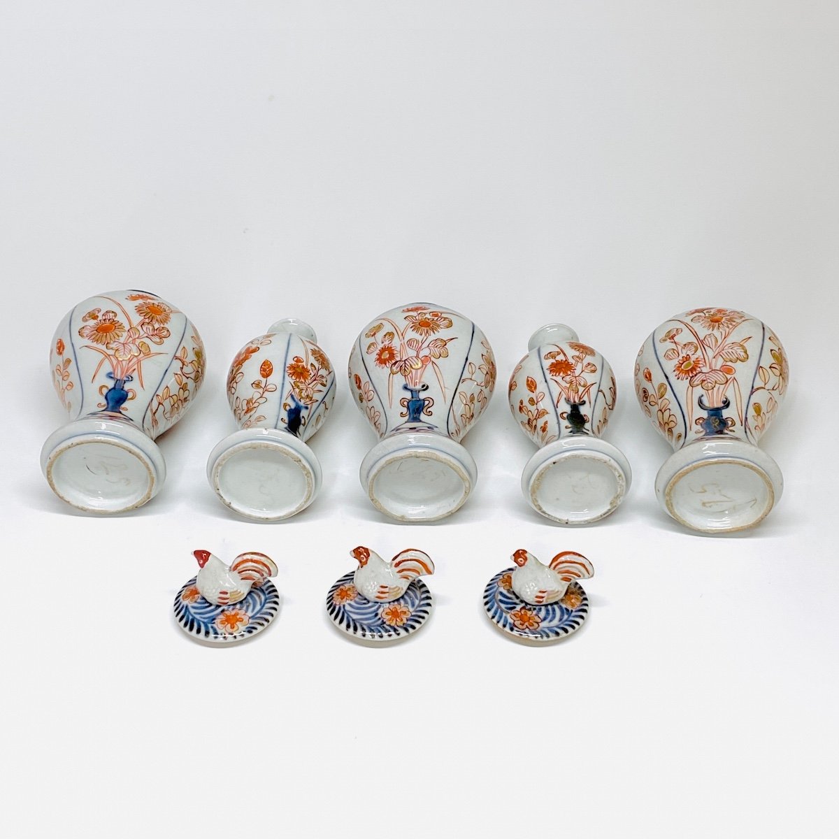 Garniture en porcelaine du Japon à décor Imari - Début du XVIIIe siècle-photo-4