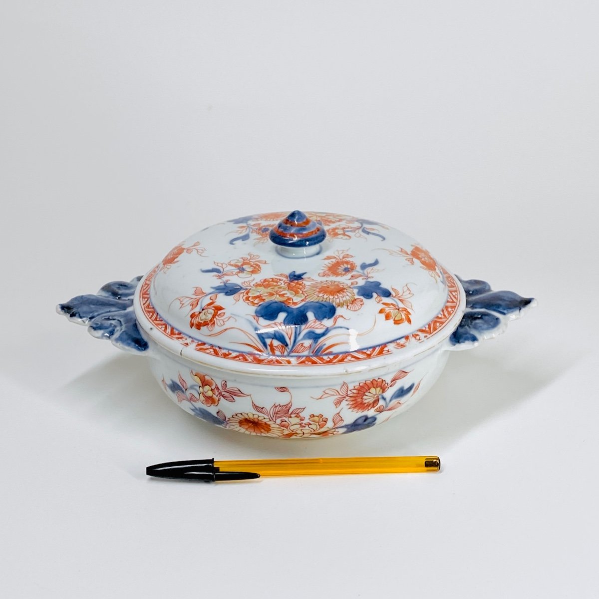 Deux écuelles en porcelaine de Chine à décor dit " Imari " - Début du XVIIIe siècle-photo-1