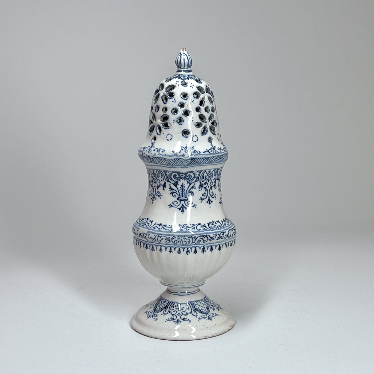 Moustiers Faience Table Sugar Sprinkler - 18th Century-photo-3