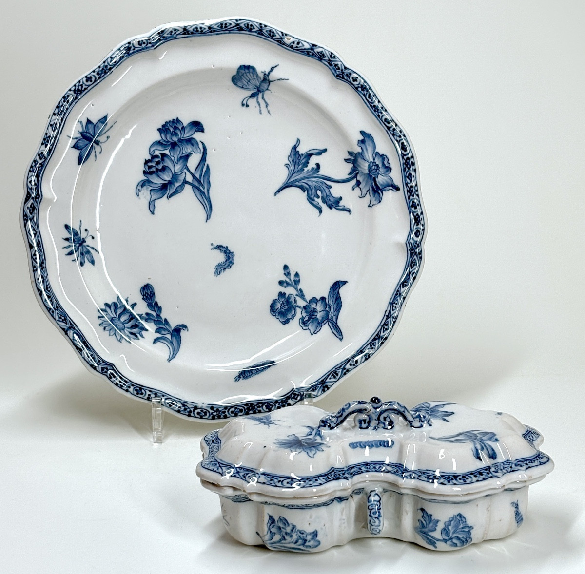 A Turin Earthenware Spice Box And Dish - Eighteenth Century