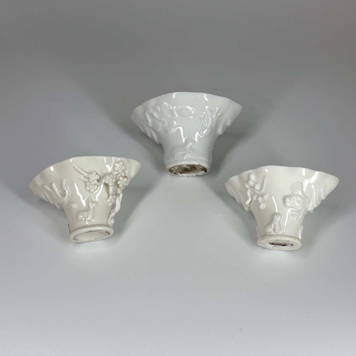 Three Libation Cups In White Chinese Porcelain - Kangxi Period-photo-1
