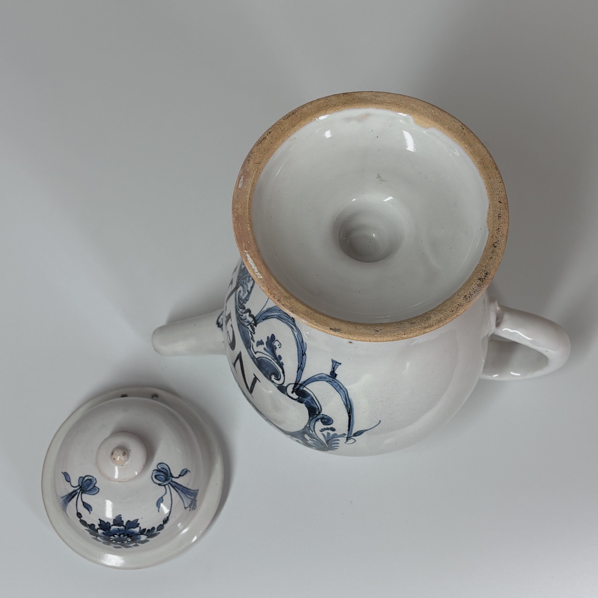 Chevrette couverte en faïence de Bordeaux - XVIIIe siècle-photo-4